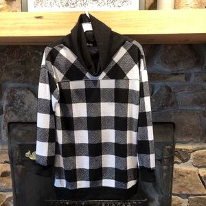 Black and white plaid top